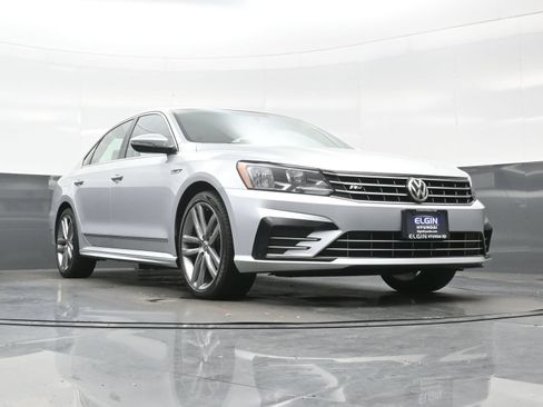 Used 2017 Volkswagen Passat 1.8T R-Line FWD image 30