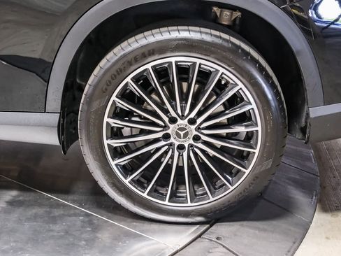 Certified 2025 Mercedes-Benz GLC 300 image 9