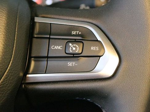 Used 2024 Jeep Compass Latitude w/ Convenience Group image 23