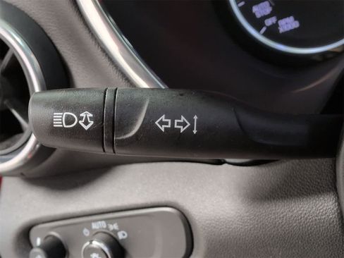 Used 2020 Chevrolet Blazer LT image 27