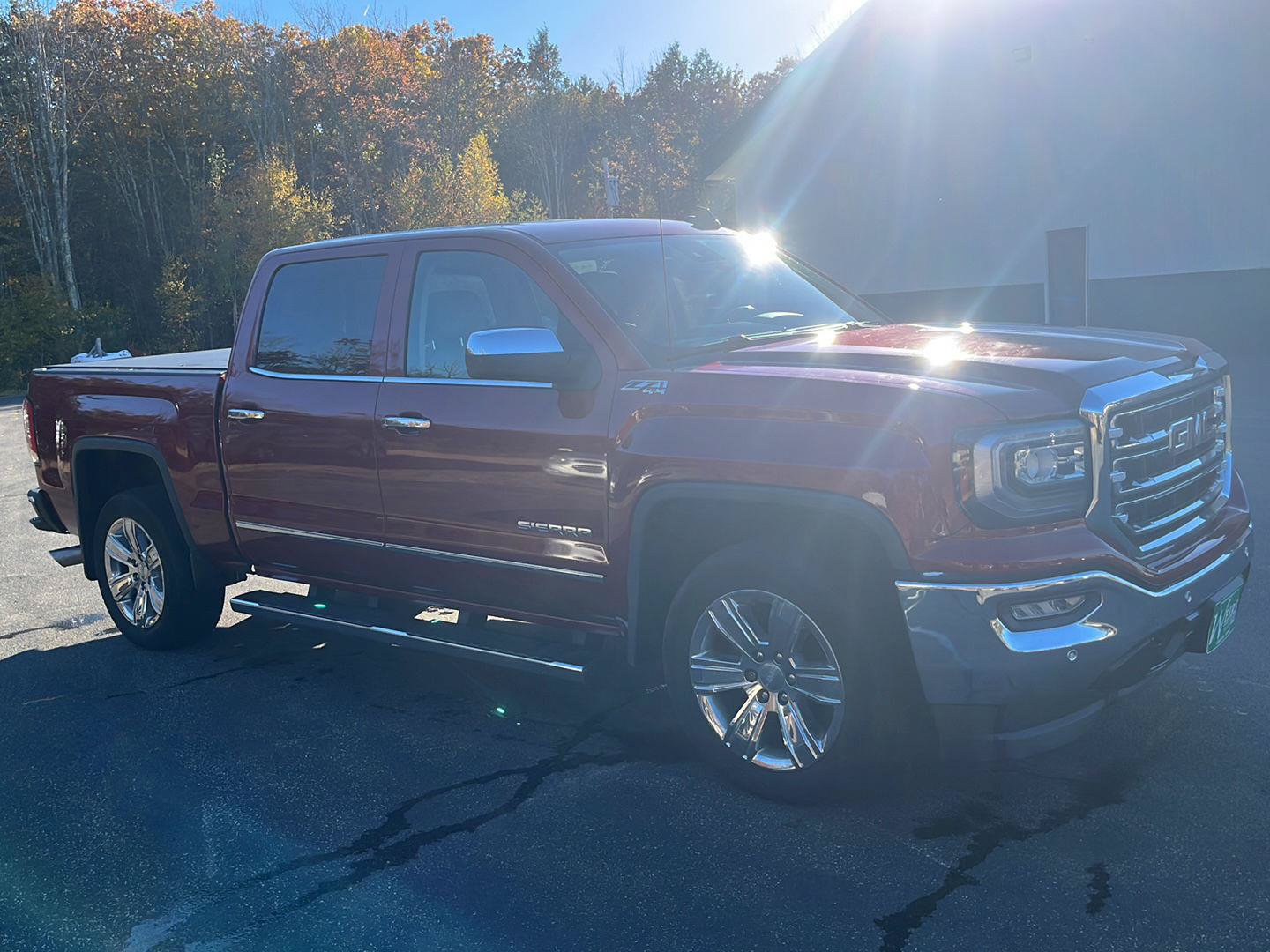 Used 2018 GMC Sierra 1500 SLT AWD/4WD image 2
