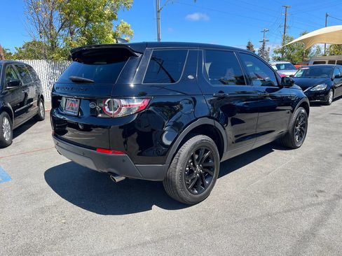 Used 2019 Land Rover Discovery Sport SE AWD/4WD image 3