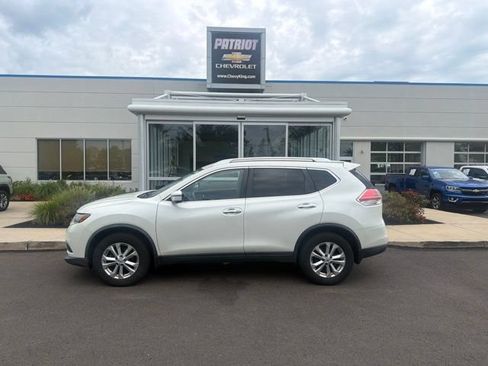 Used 2016 Nissan Rogue SV w/ SV Premium Package AWD/4WD image 1