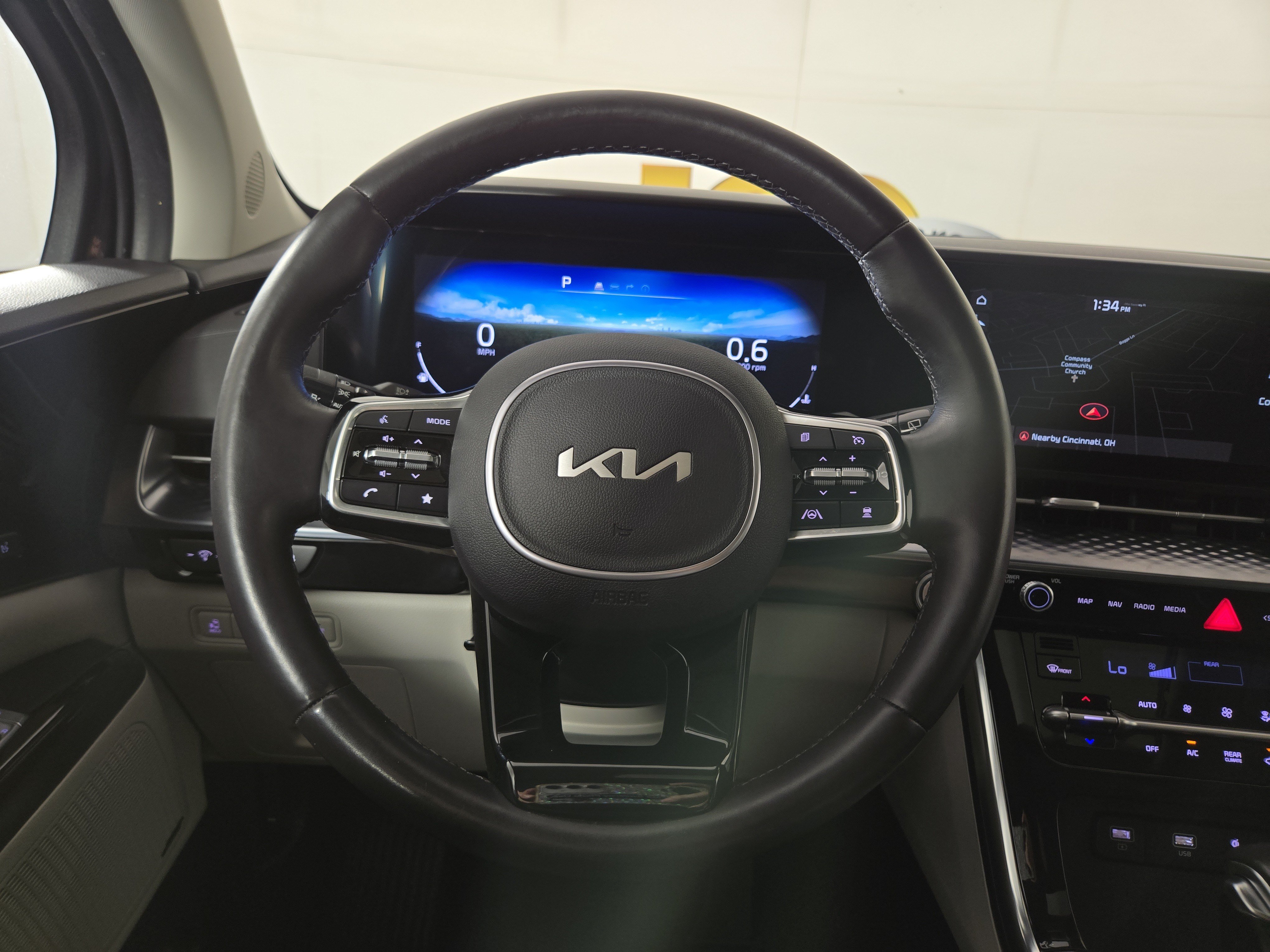Used 2024 Kia Carnival SX Prestige FWD image 16