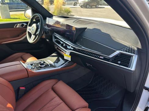 Used 2026 BMW X7 M60i AWD/4WD image 16