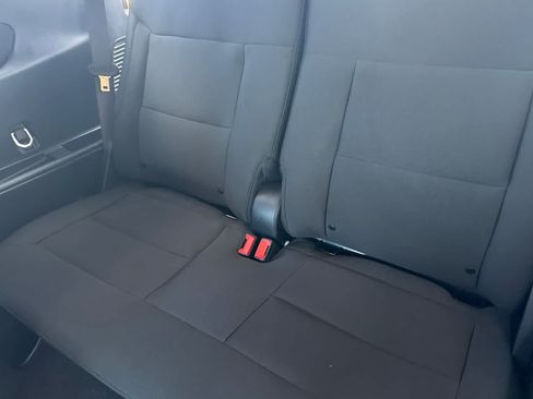 Used 2023 Ford Explorer XLT AWD/4WD image 15