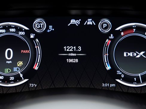 Used 2023 Aston Martin DBX AWD/4WD image 46