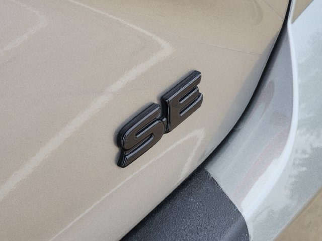 Used 2026 Toyota Camry SE w/ Convenience Package FWD image 9