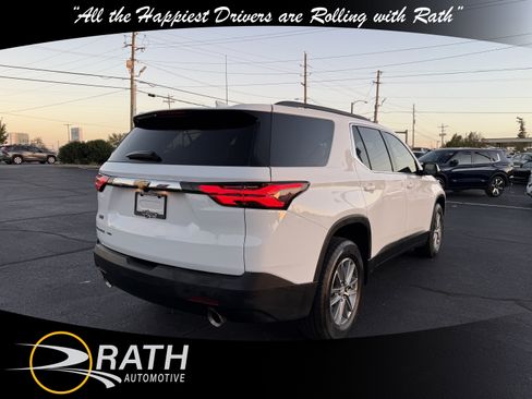 Used 2023 Chevrolet Traverse LT image 9