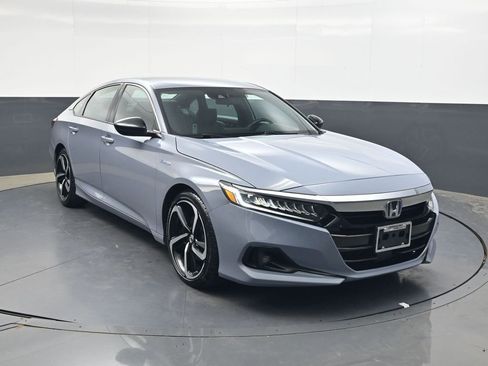 Used 2022 Honda Accord Sport image 2
