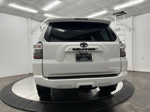 Used 2023 Toyota 4Runner SR5 Premium w/ Moonroof Package RWD image 5