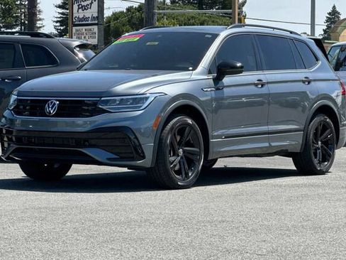 Used 2023 Volkswagen Tiguan SE R-Line AWD/4WD image 8