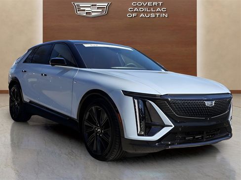 Used 2024 Cadillac Lyriq Sport image 5