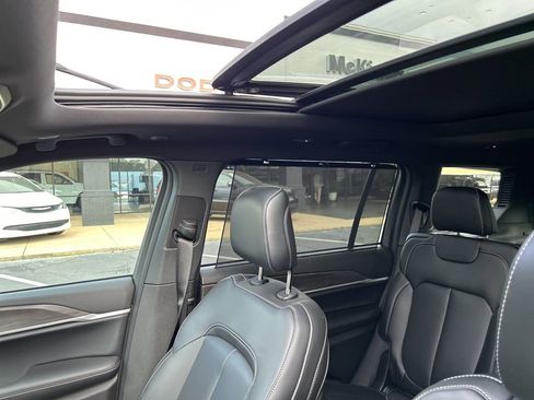 New 2025 Jeep Grand Cherokee L Limited w/ Luxury Tech Group II image 20