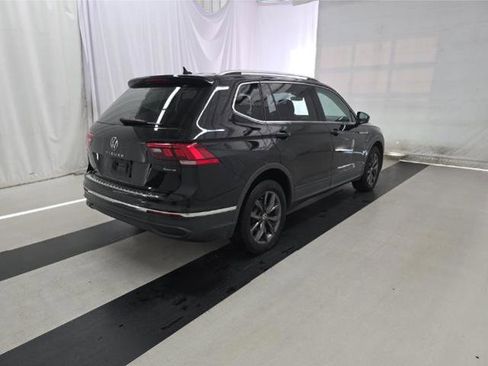 Used 2022 Volkswagen Tiguan SE image 4