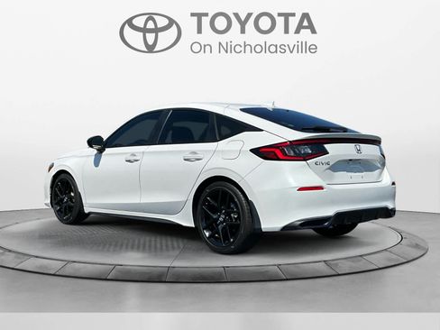 Used 2025 Honda Civic Sport image 3