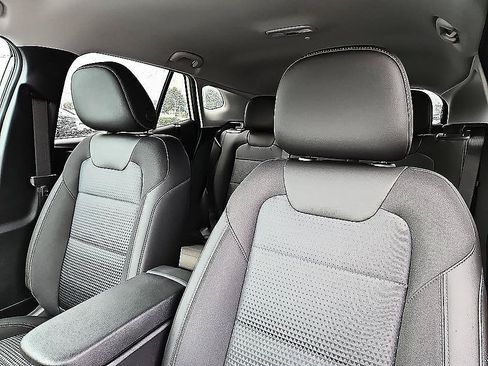 Used 2026 Chevrolet Trax LT FWD image 15