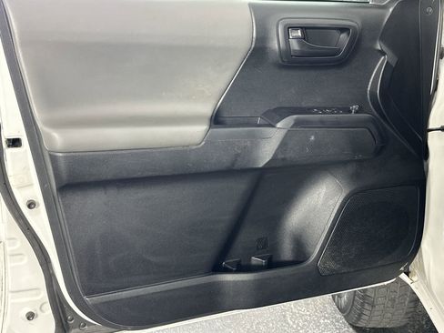 Used 2022 Toyota Tacoma 2WD Access Cab image 31