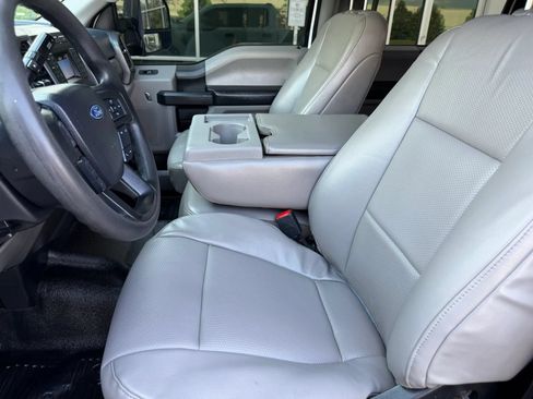 Used 2020 Ford F250 XL w/ Power Equipment Group AWD/4WD image 4