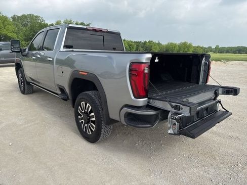 Used 2025 GMC Sierra 2500 Denali Ultimate w/ Max Trailering Package AWD/4WD image 4