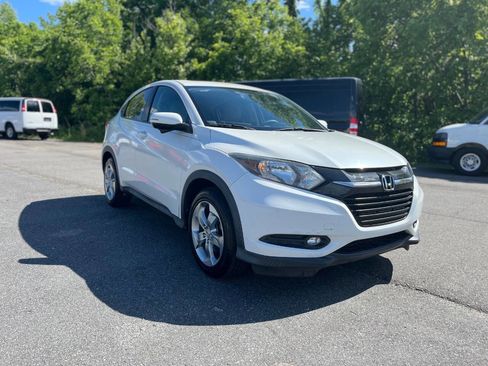 Used 2017 Honda HR-V EX image 7