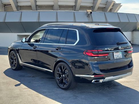 Used 2026 BMW X7 xDrive40i AWD/4WD image 2