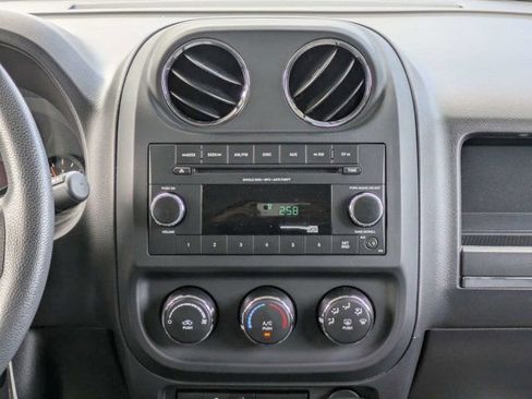 Used 2015 Jeep Patriot Sport w/ Power Value Group AWD/4WD image 17