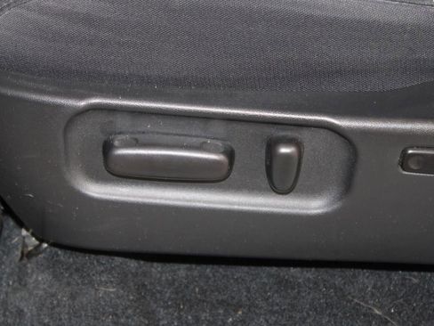 Used 2022 Toyota Tacoma TRD Off-Road w/ Technology Package image 18