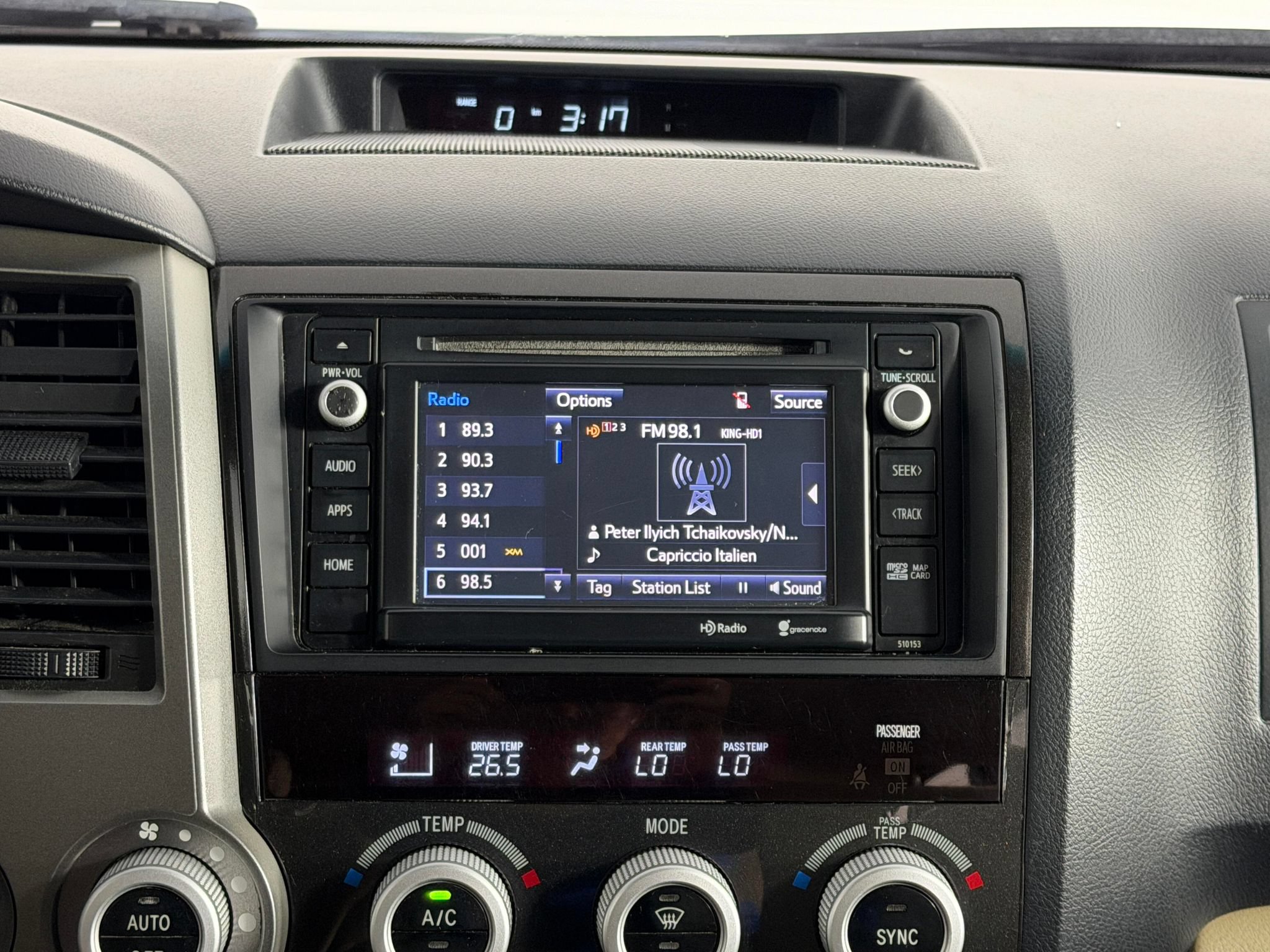 Used 2016 Toyota Sequoia SR5 AWD/4WD image 14