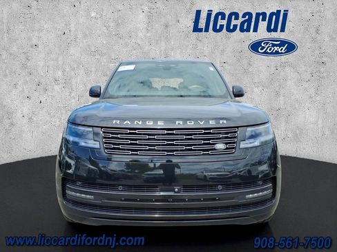 Used 2024 Land Rover Range Rover SE AWD/4WD image 2
