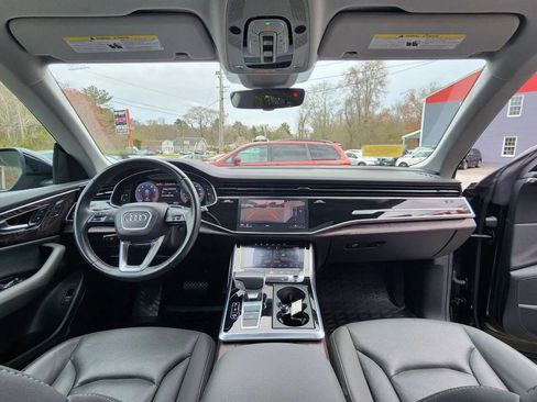 Used 2019 Audi Q8 Premium Plus w/ Premium Plus AWD/4WD image 17