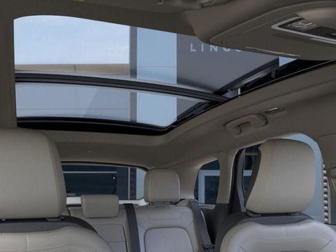 New 2026 Lincoln Corsair Premiere image 22