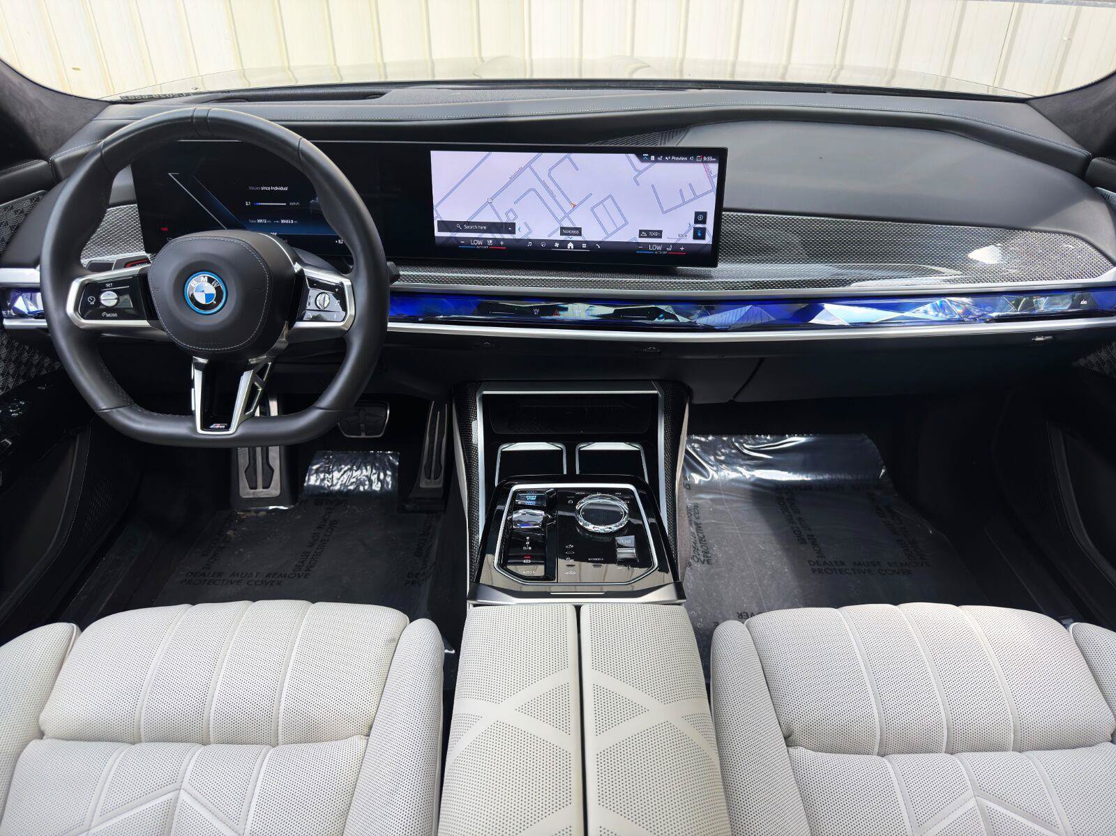 Used 2023 BMW i7 xDrive60 w/ Executive Package 2 AWD/4WD image 12