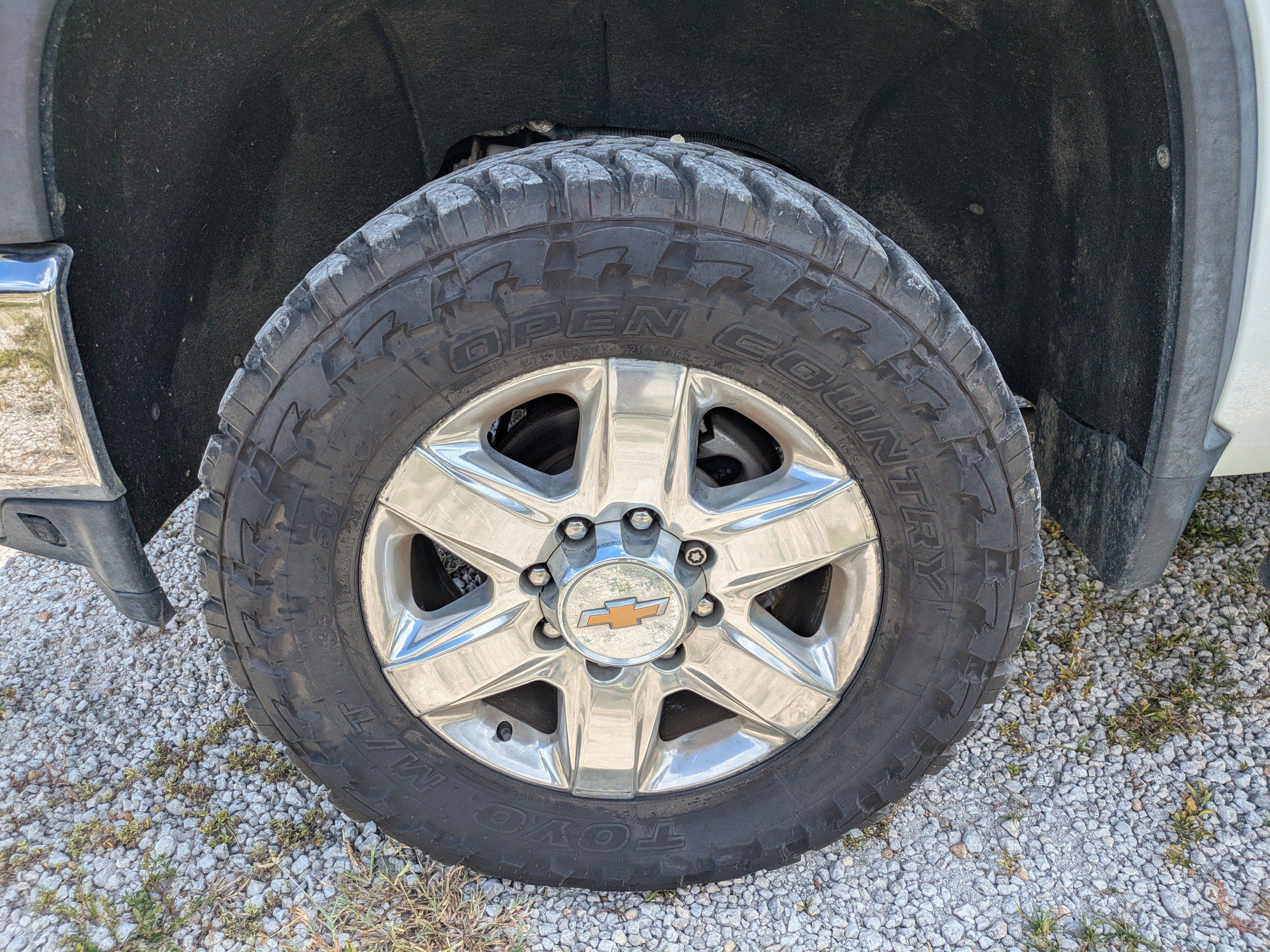 Used 2021 Chevrolet Silverado 2500 LTZ w/ LTZ Premium Package AWD/4WD image 11