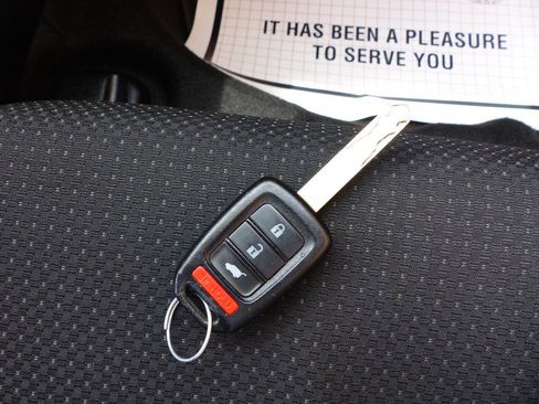 Used 2021 Honda HR-V LX image 41