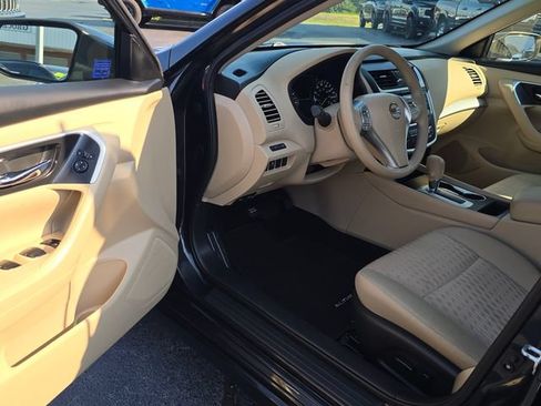 Used 2016 Nissan Altima 2.5 S w/ Power Driver Seat Package FWD image 9