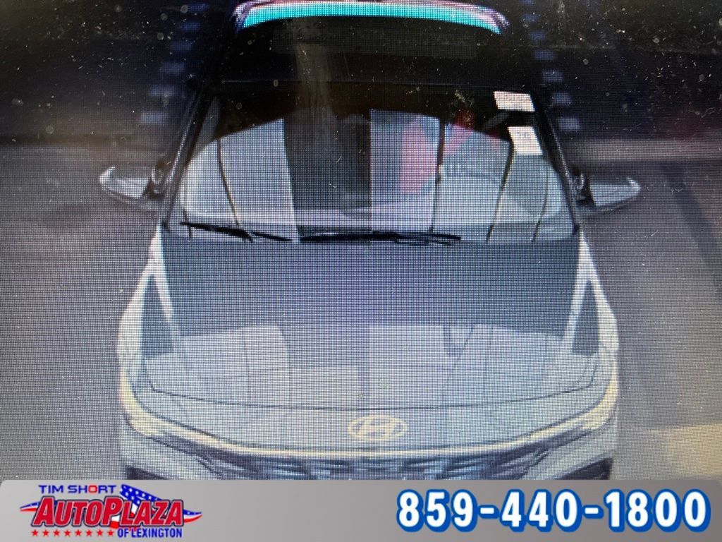 Used 2025 Hyundai Elantra SEL FWD image 2