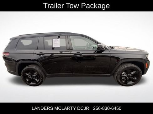 Used 2025 Jeep Grand Cherokee L Limited w/ Luxury Tech Group II image 8