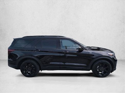 Certified 2023 Ford Explorer ST-Line w/ Class IV Trailer Tow Package RWD image 4