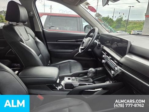 Used 2025 Kia Telluride S FWD image 14