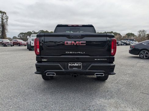 Used 2025 GMC Sierra 1500 Denali AWD/4WD image 5