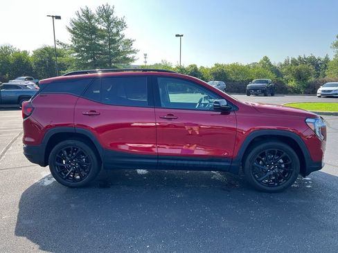 Used 2023 GMC Terrain SLT w/ Infotainment Package II AWD/4WD image 5