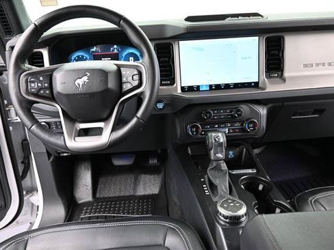 Used 2025 Ford Bronco Outer Banks AWD/4WD image 14