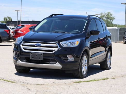 Used 2018 Ford Escape SE w/ SE Sync 3 Package AWD/4WD image 6