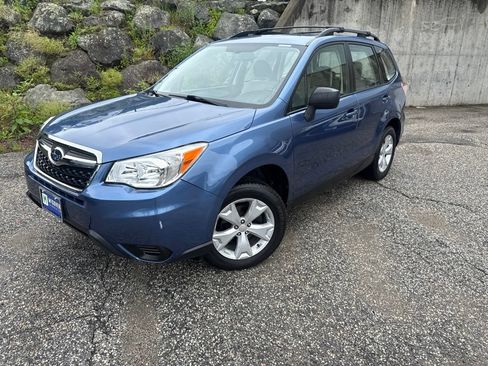 Used 2016 Subaru Forester 2.5i w/ Alloy Wheel Package AWD/4WD image 2