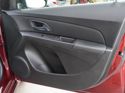 Used 2015 Chevrolet Cruze LT FWD image 9