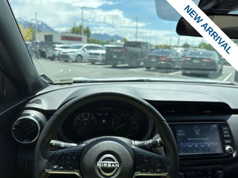 Used 2023 Nissan Kicks SR w/ SR Premium Package FWD image 20
