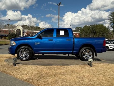 Used 2019 RAM 1500 Express w/ Express Value Package AWD/4WD image 3