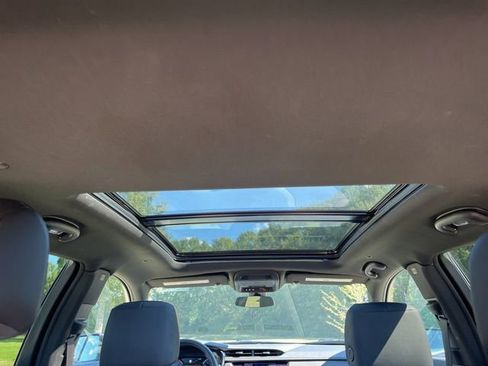 Used 2025 Cadillac XT5 Premium Luxury image 31