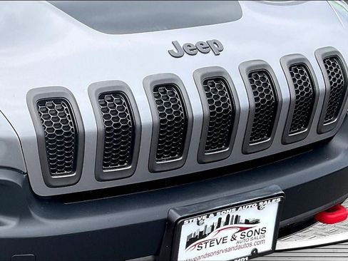 Used 2014 Jeep Cherokee Trailhawk w/ Comfort/Convenience Group AWD/4WD image 32